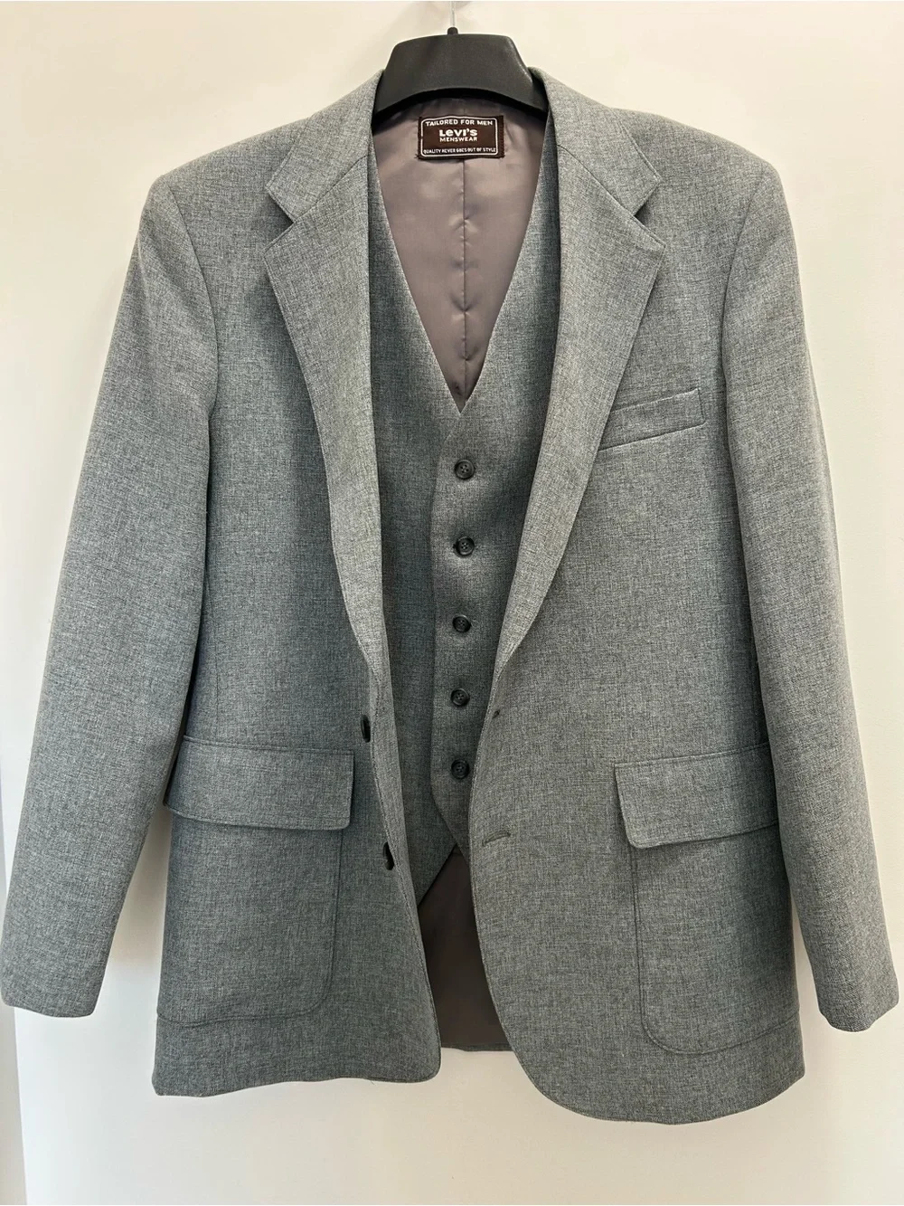 Vintage Levi’s gray Three-Piece Suit - action suit Blazer, Vest & Trousers